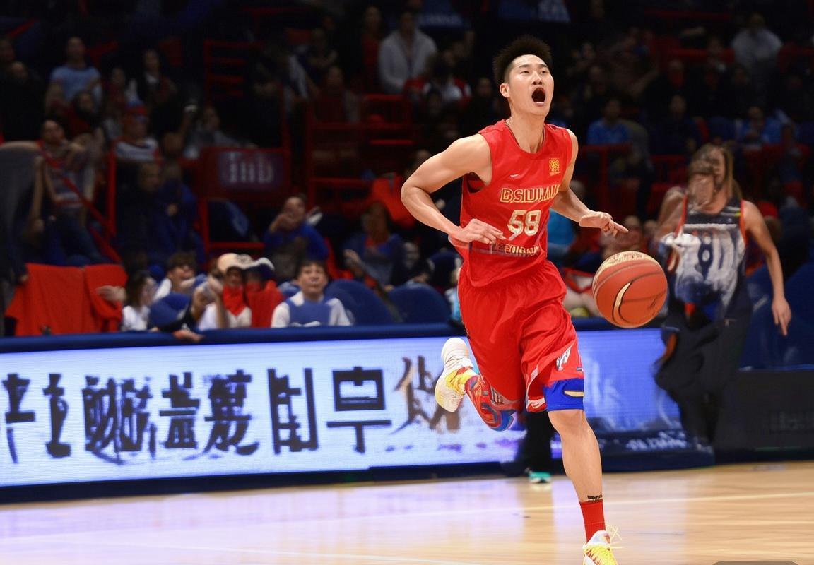 2020 CBA北京VS四川巅峰对决：精彩瞬间与战术解析(图3)